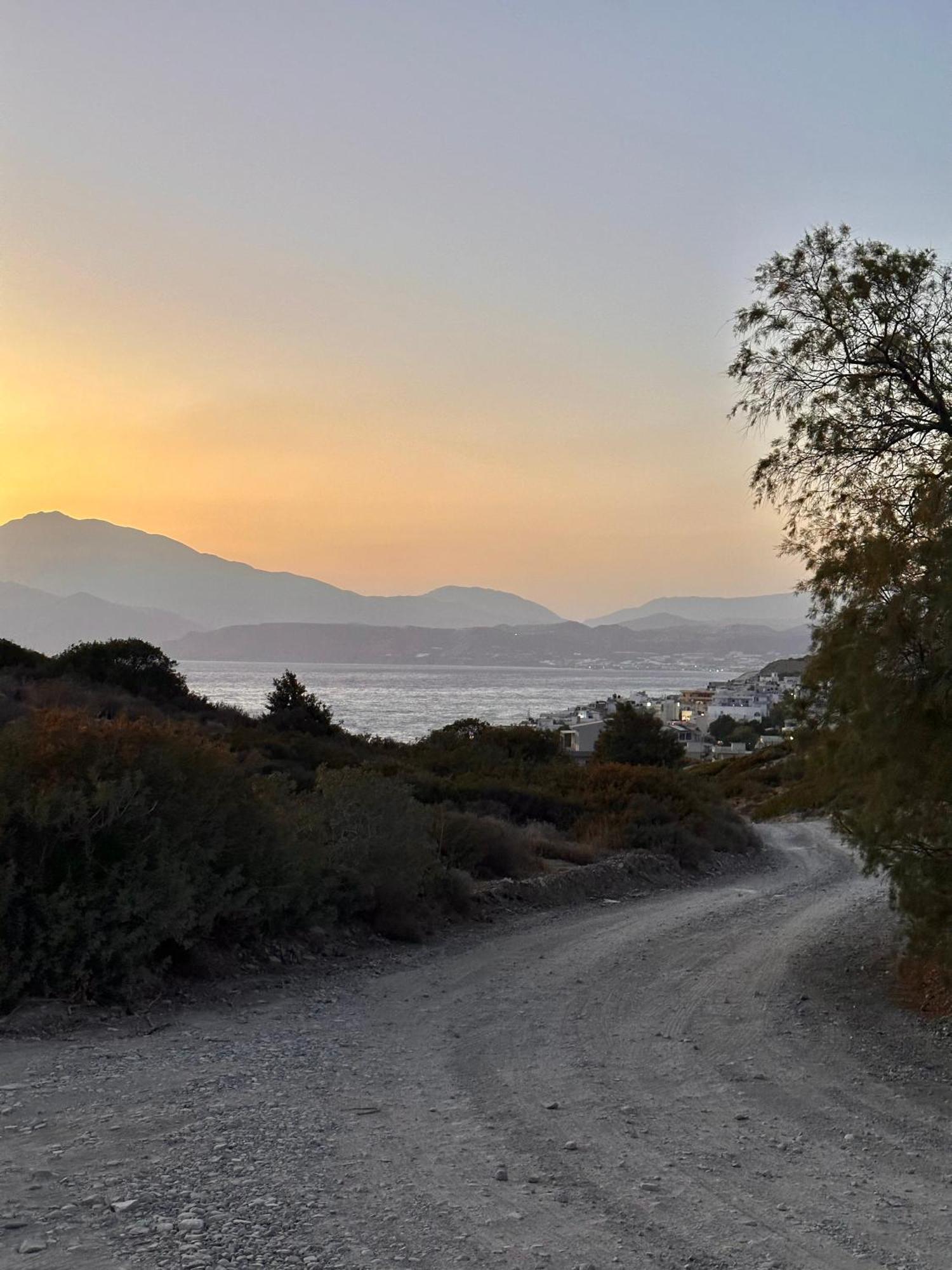 Komos Beach Estate Kalamaki  Esterno foto